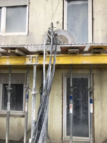 Wandsägearbeiten für maßgeschneiderte Baustellenlösungen